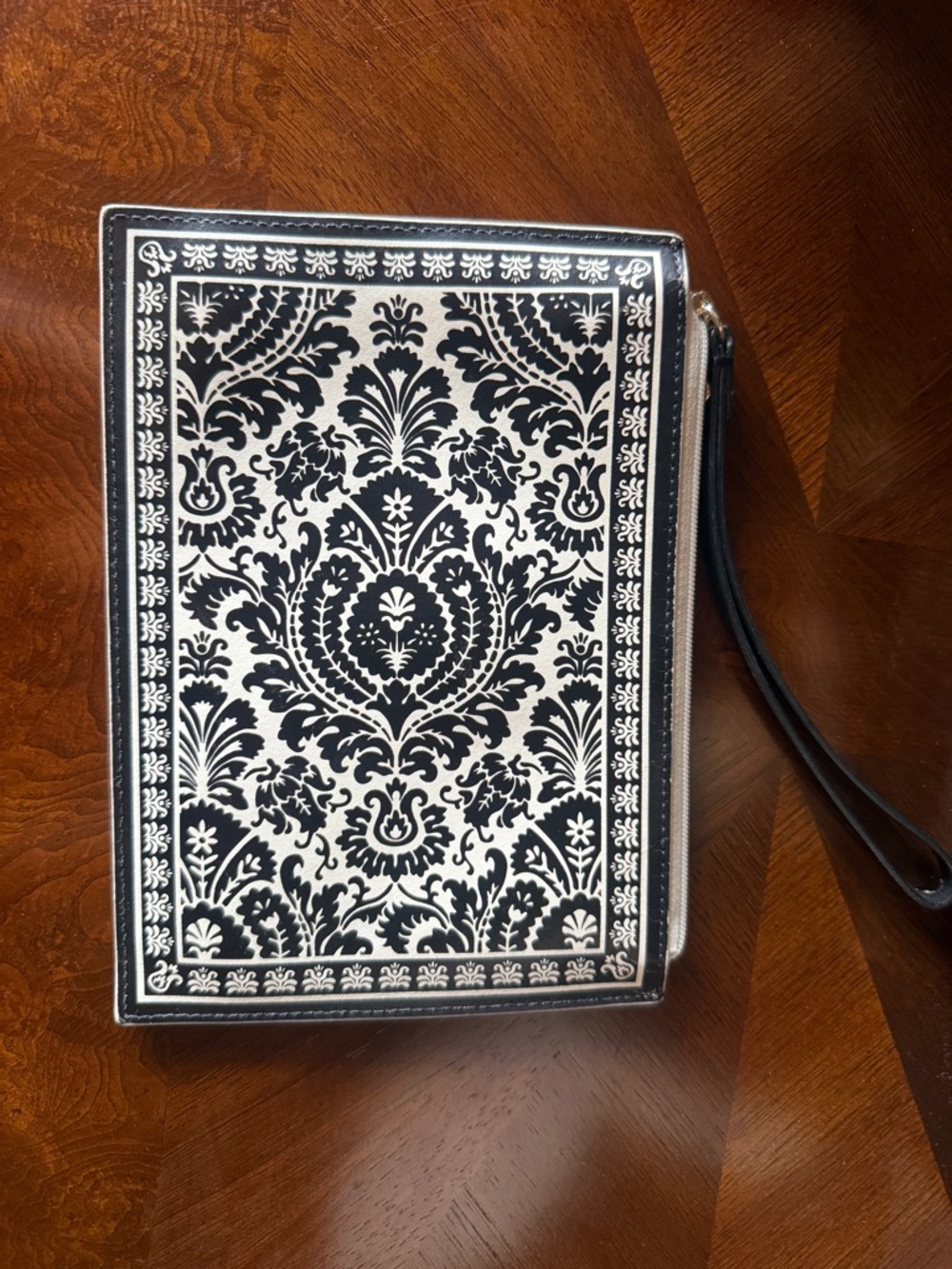 Kate Spade ♠️ Wristlet Queen Of Spades Clutch